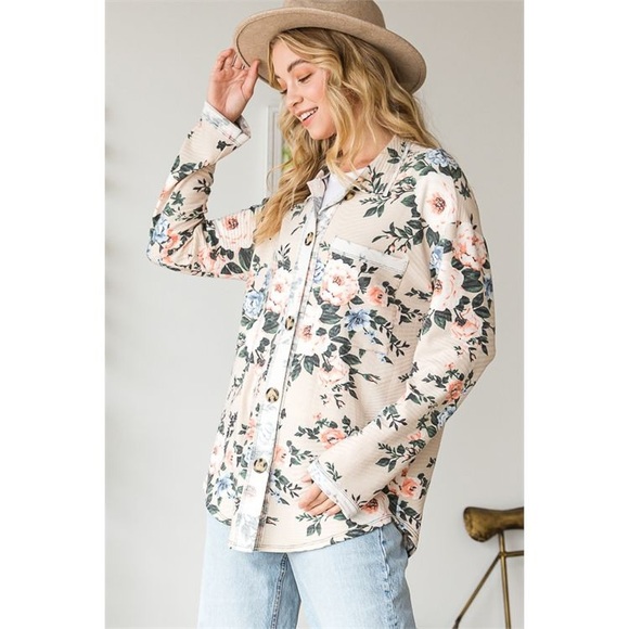 BEIGE ROSES PRINT BUTTON DOWN TOP - Picture 5 of 6